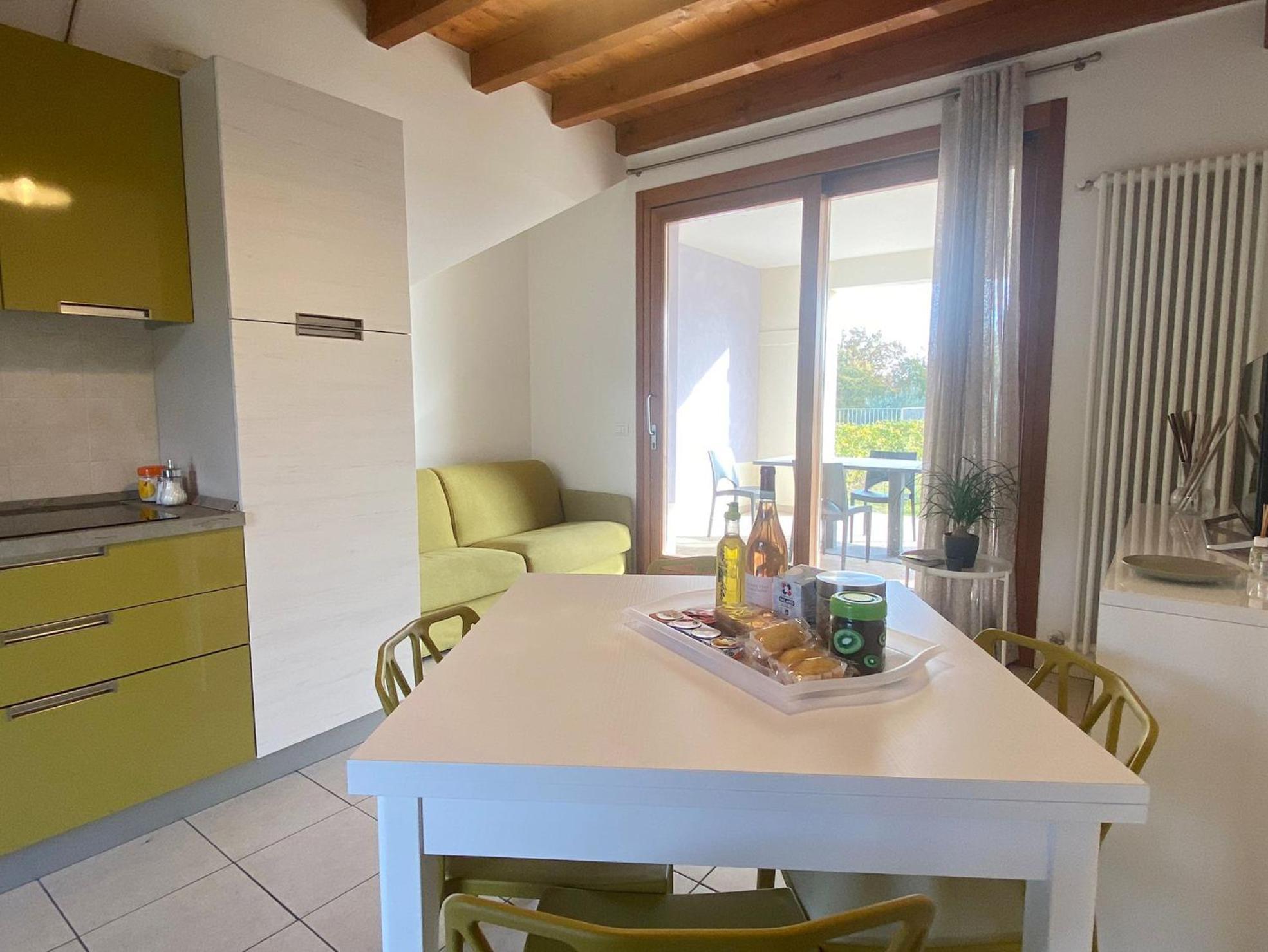The Flowers - Apartments With Private Garden In Residence With Pool Manerba del Garda Exterior foto